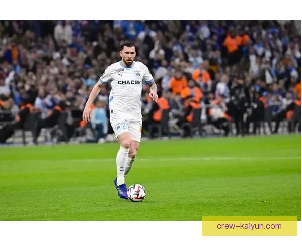 霍伊别尔传球能力持续提升，本赛季表现稳健健